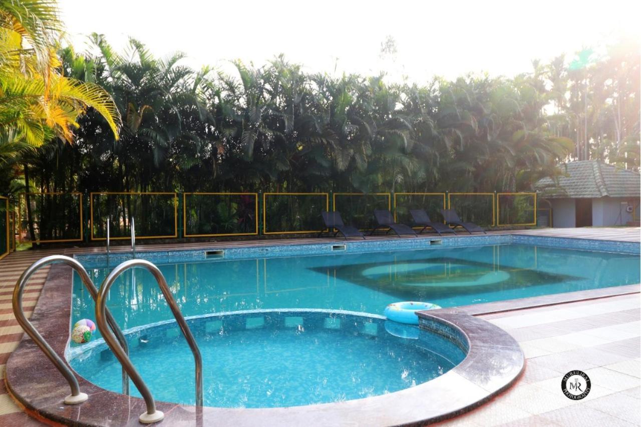 Plumeria Resort Kushālnagar Eksteriør bilde